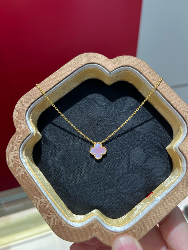 足金999淡粉色四叶草项链5.65克12mm