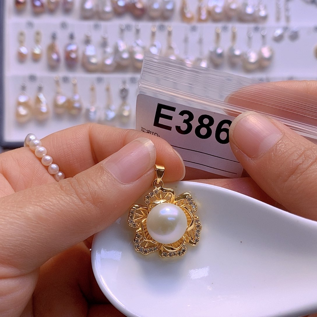 淡水珍珠颈饰合金