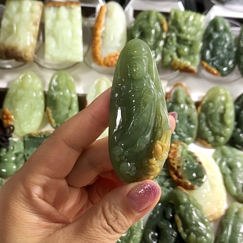 岫岩河磨玉（透闪石质玉）吊坠未镶嵌