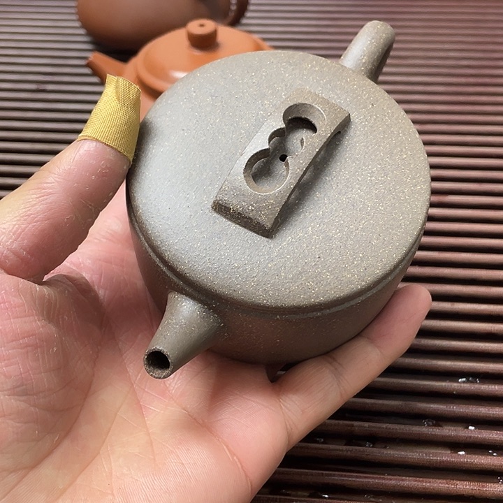 紫砂茶壶L****r1111111111111111