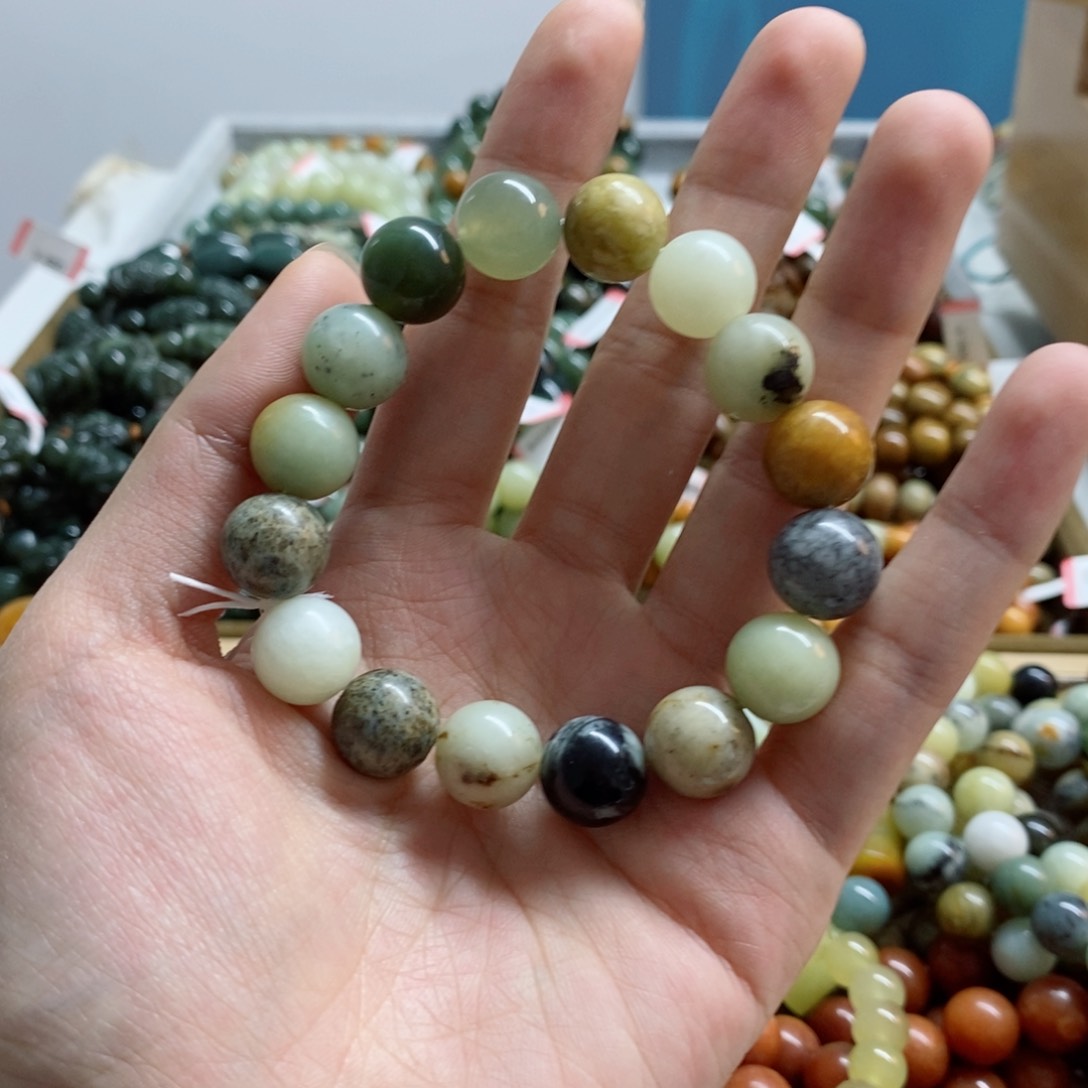 蛇纹石玉手串未镶嵌