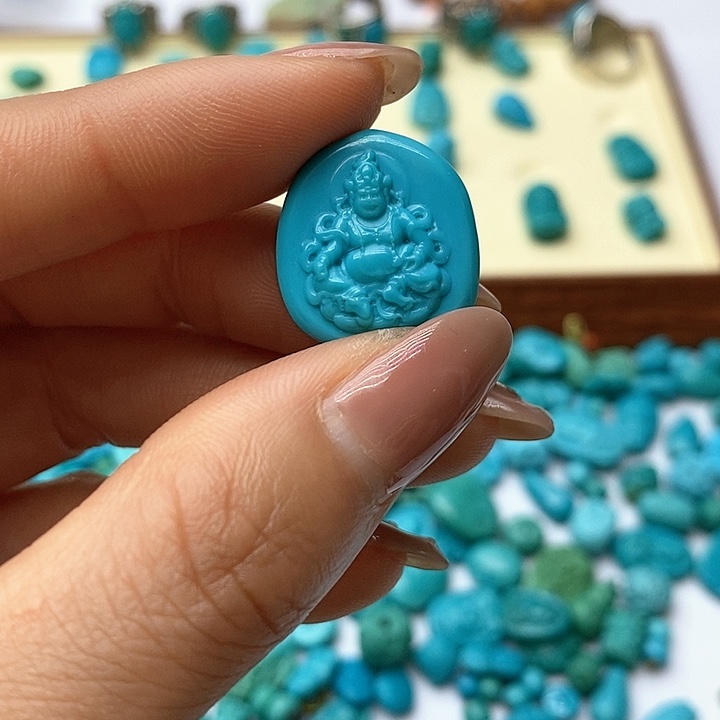 绿松石颈饰未镶嵌