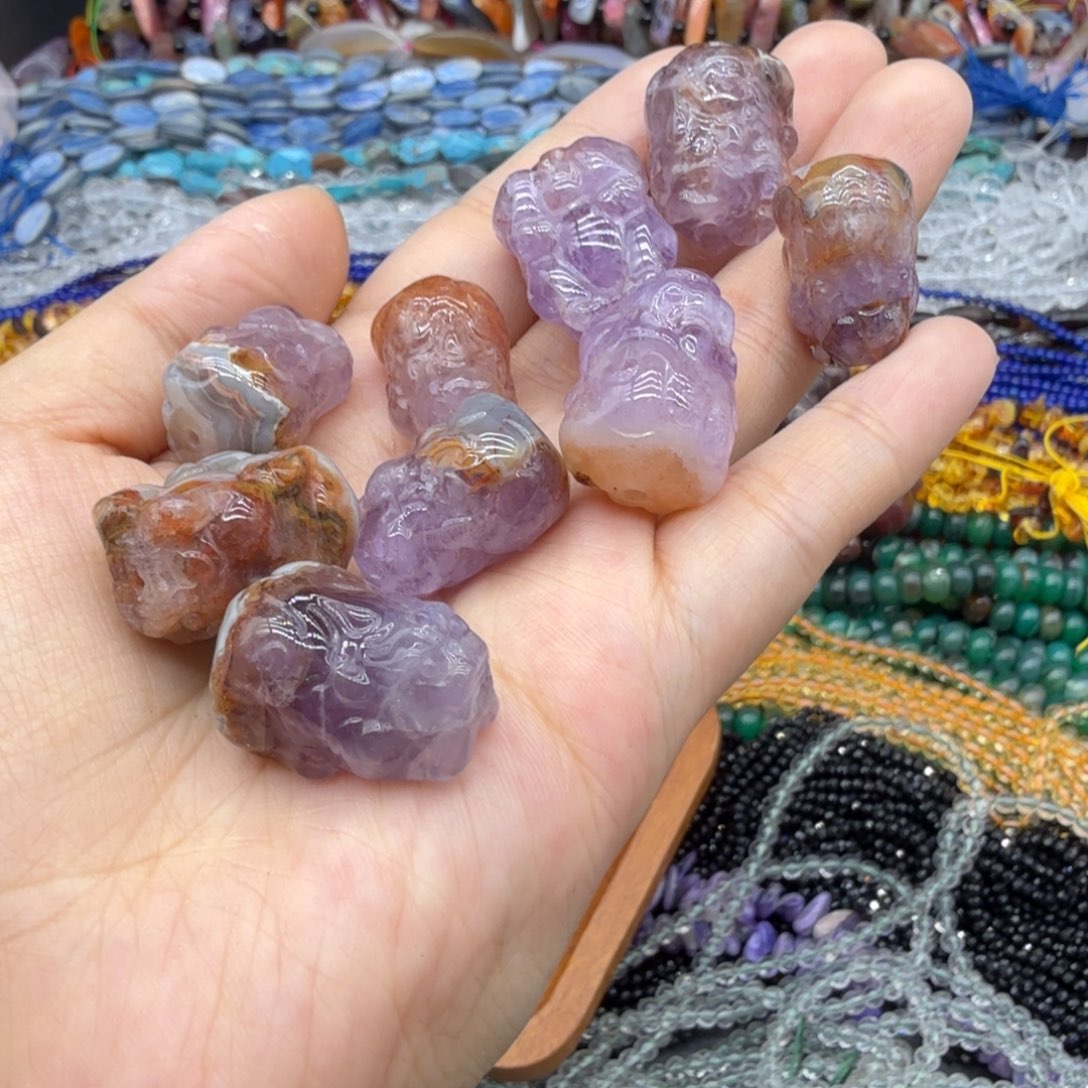 水晶珠宝半成品未镶嵌卡20极光玛恼貔貅一个