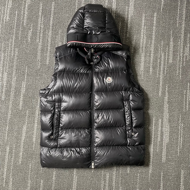 99新 MONCLER 连帽羽绒马甲/尺码4/8885