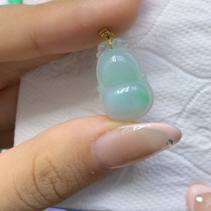 颈饰18K金镶嵌翡翠