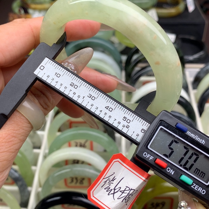 蛇纹石玉未镶嵌手镯351