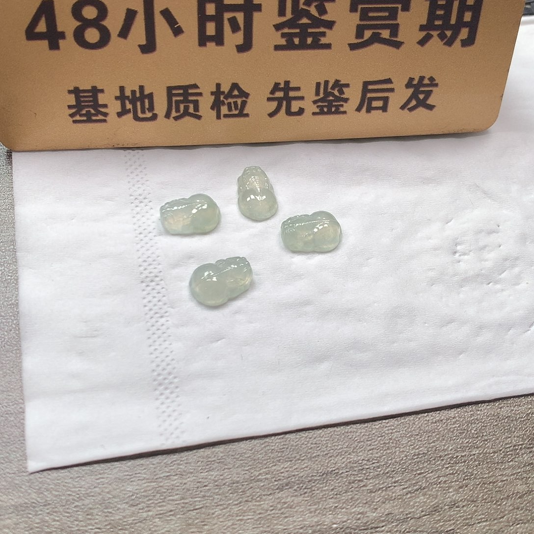 颈饰未镶嵌翡翠貔貅
