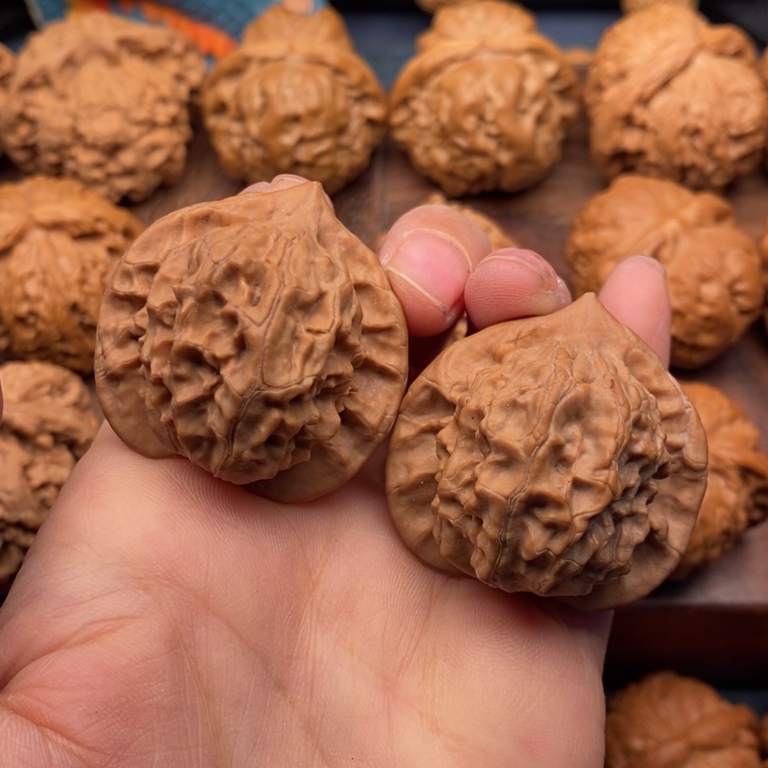 文玩核桃把件38全品，大耳朵图图