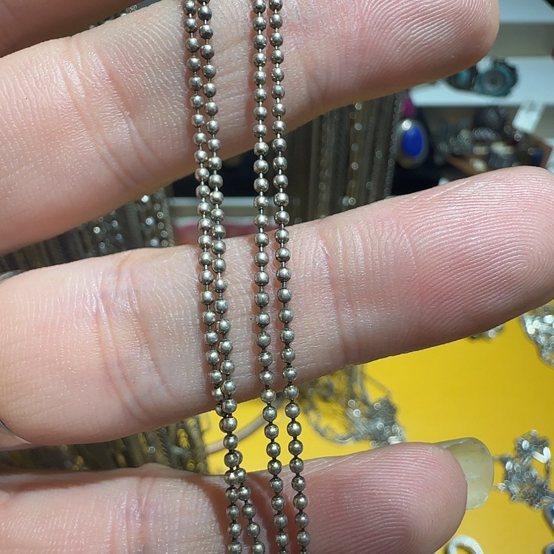 醒***目大理石纯铜吊坠的设计也是