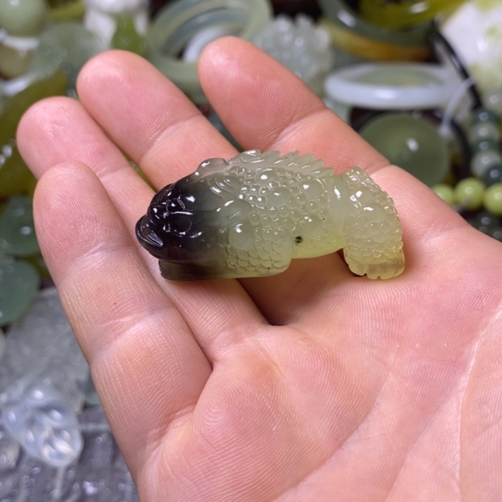 岫玉岫玉颈饰未镶嵌