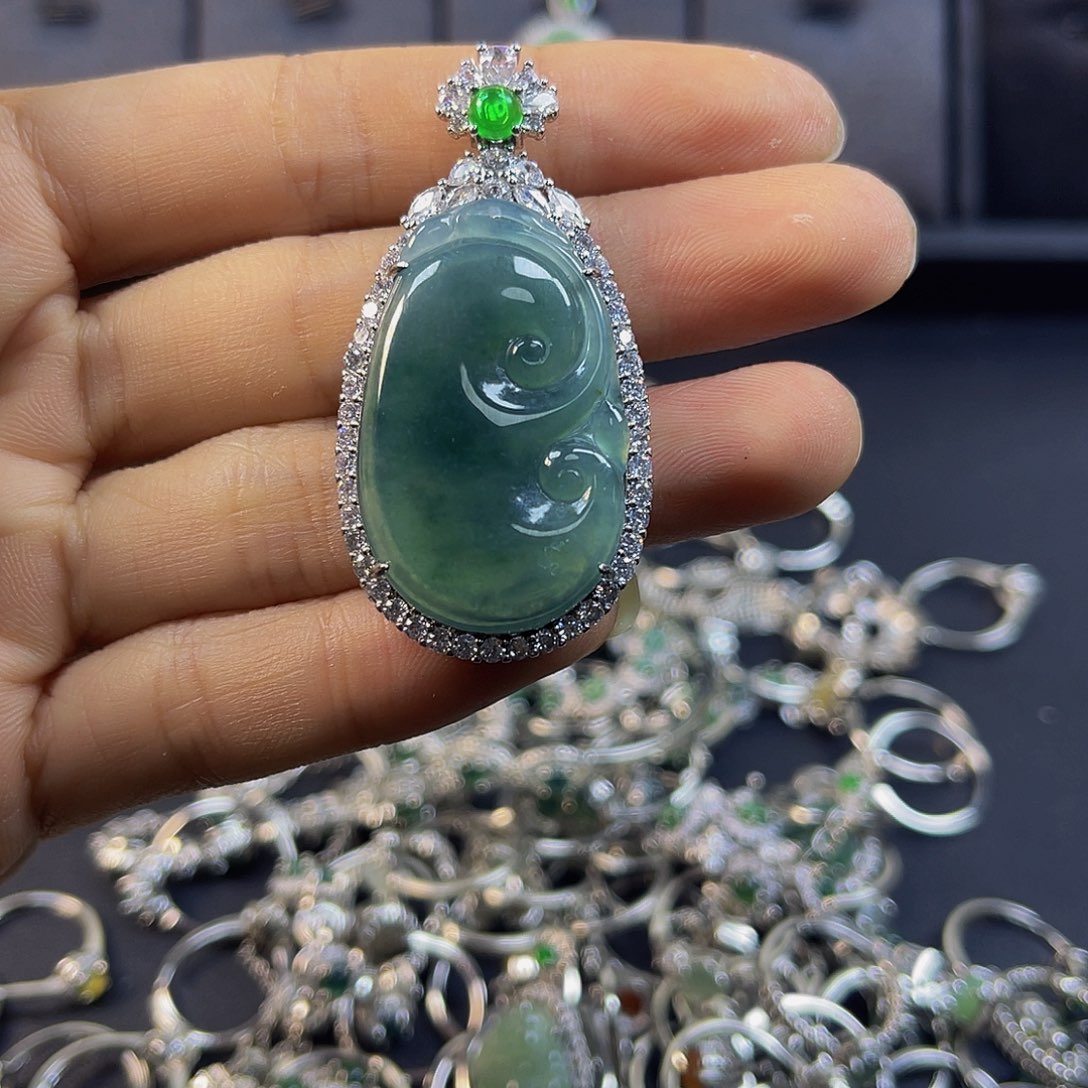颈饰银S925镶嵌翡翠
