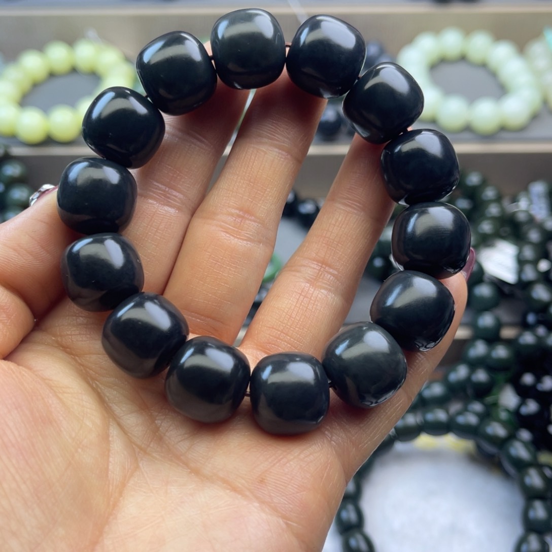 和田玉手链未镶嵌