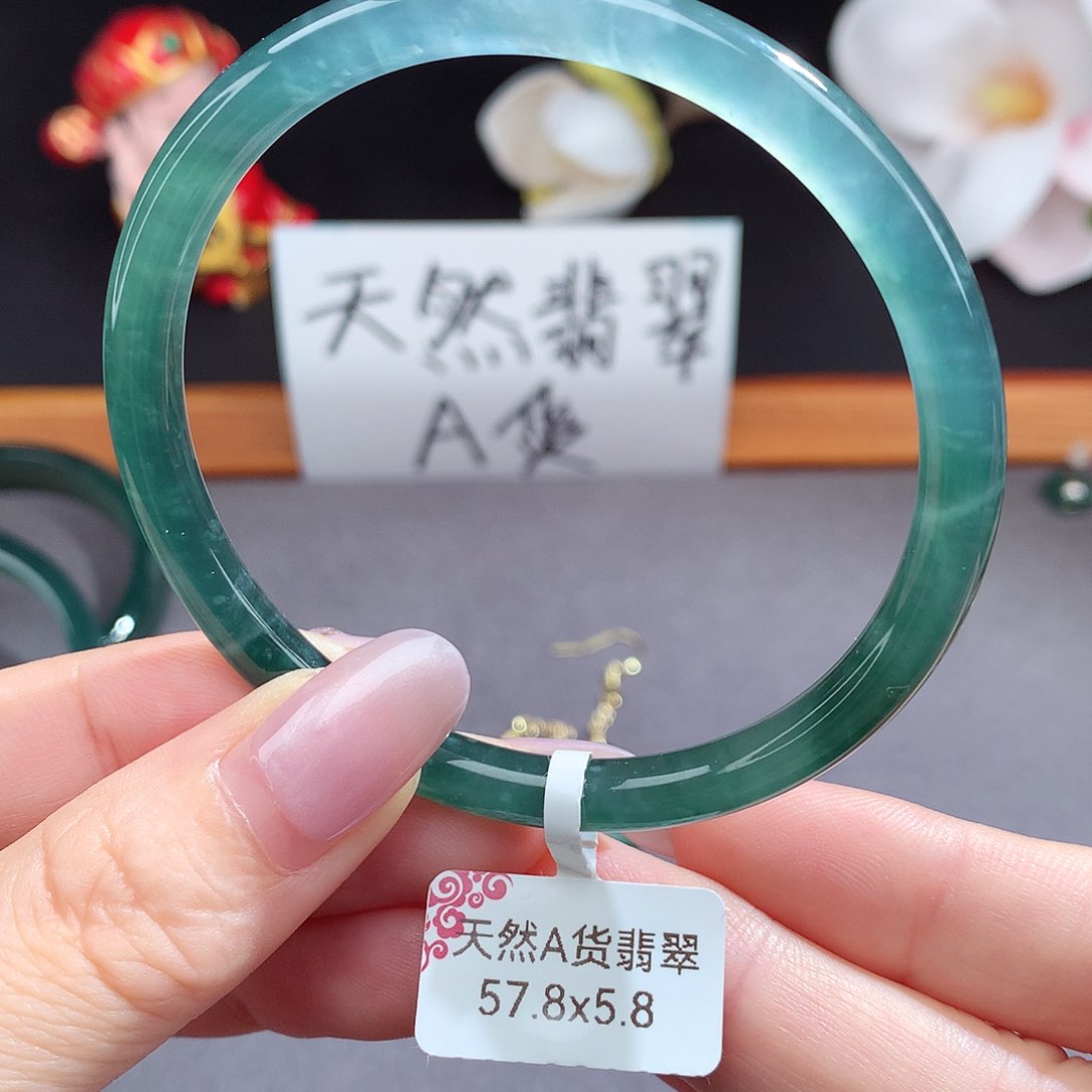 翡翠手镯（圆镯）未镶嵌