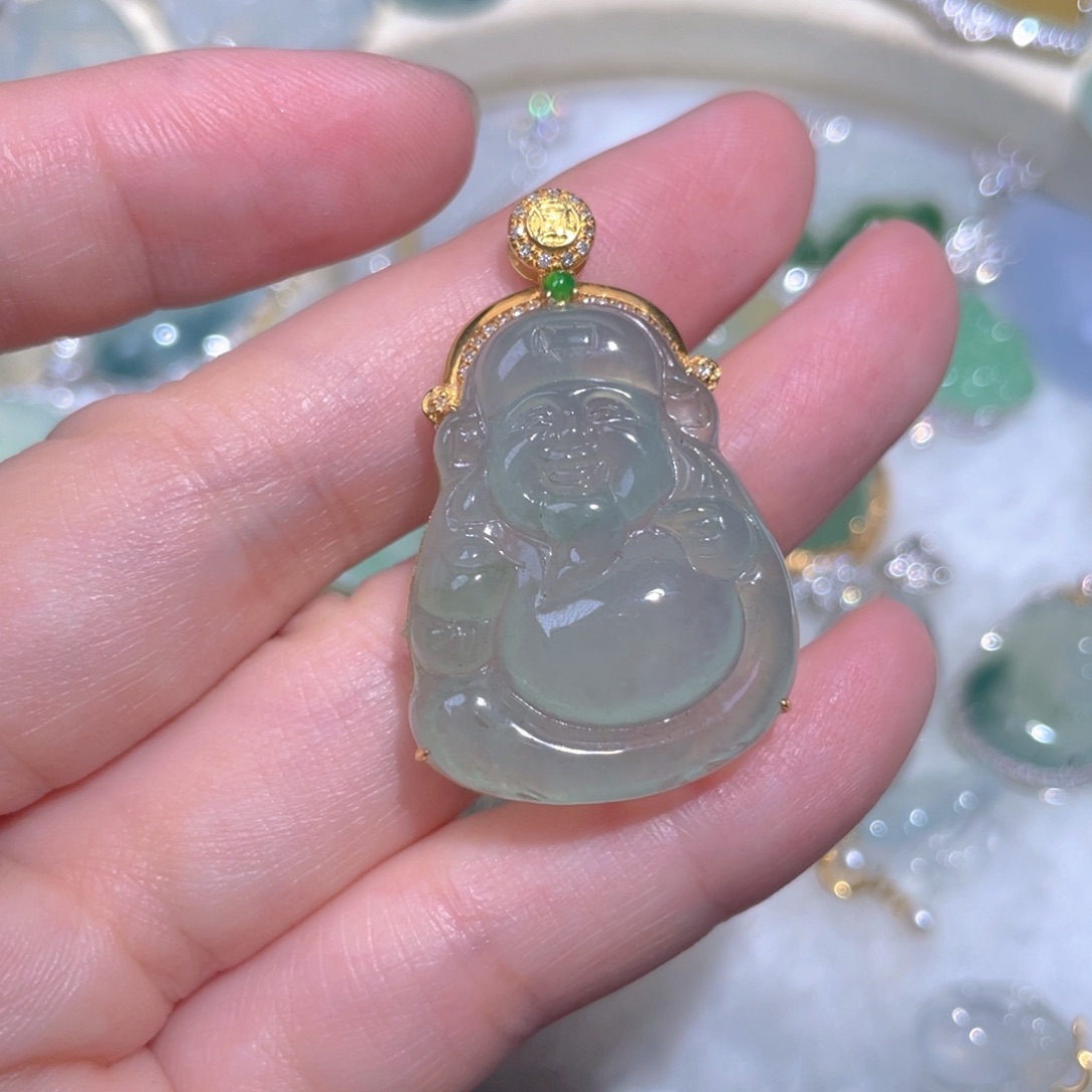 翡翠18K金镶嵌颈饰翡翠