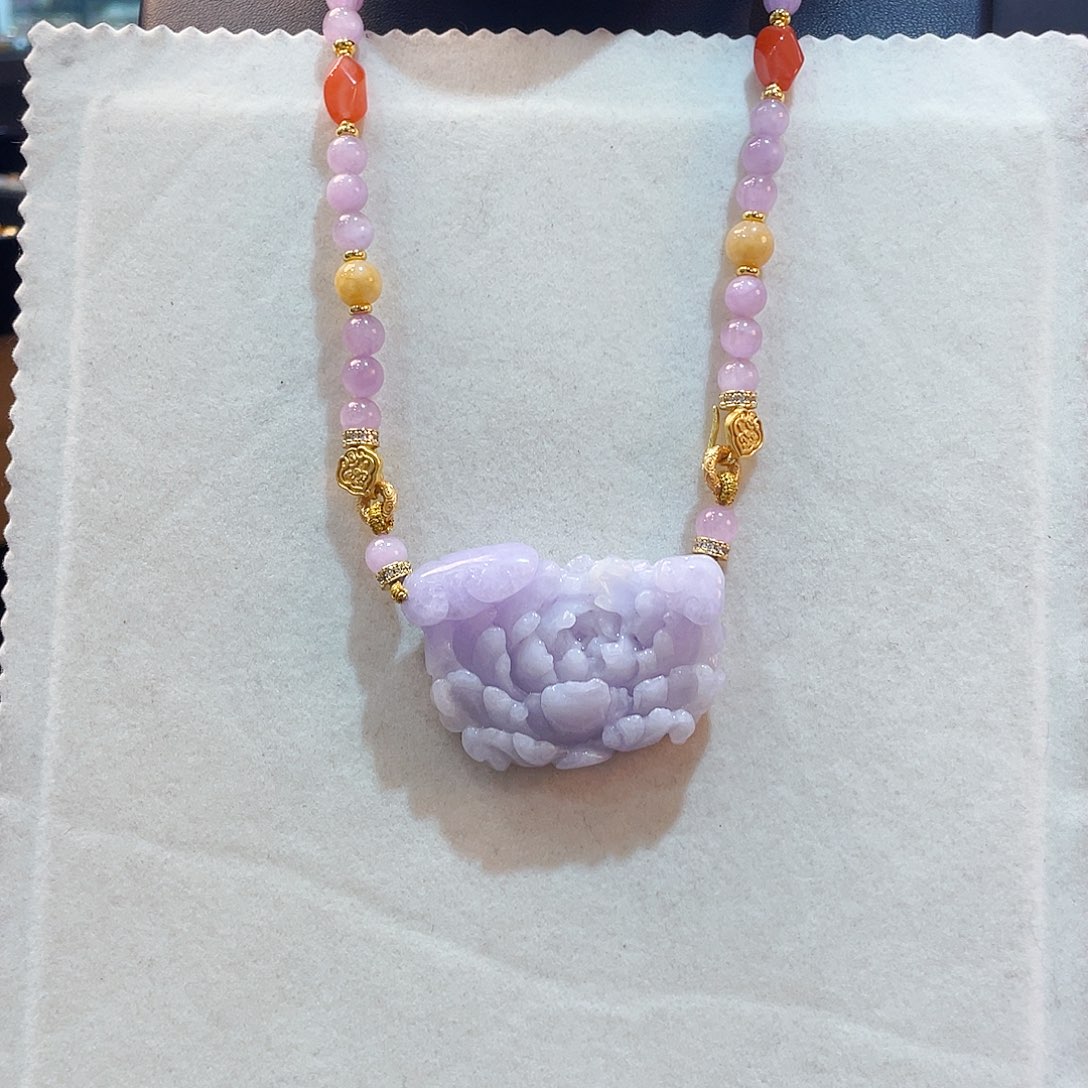 翡翠颈饰未镶嵌吊坠