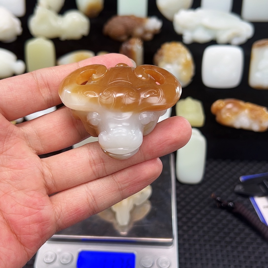 和田玉颈饰未镶嵌尽****e