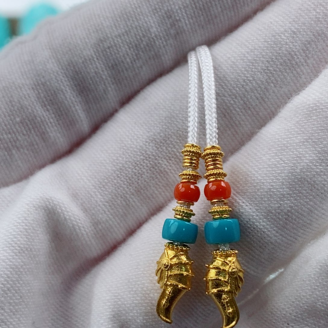 绿松石配饰18K金镶嵌