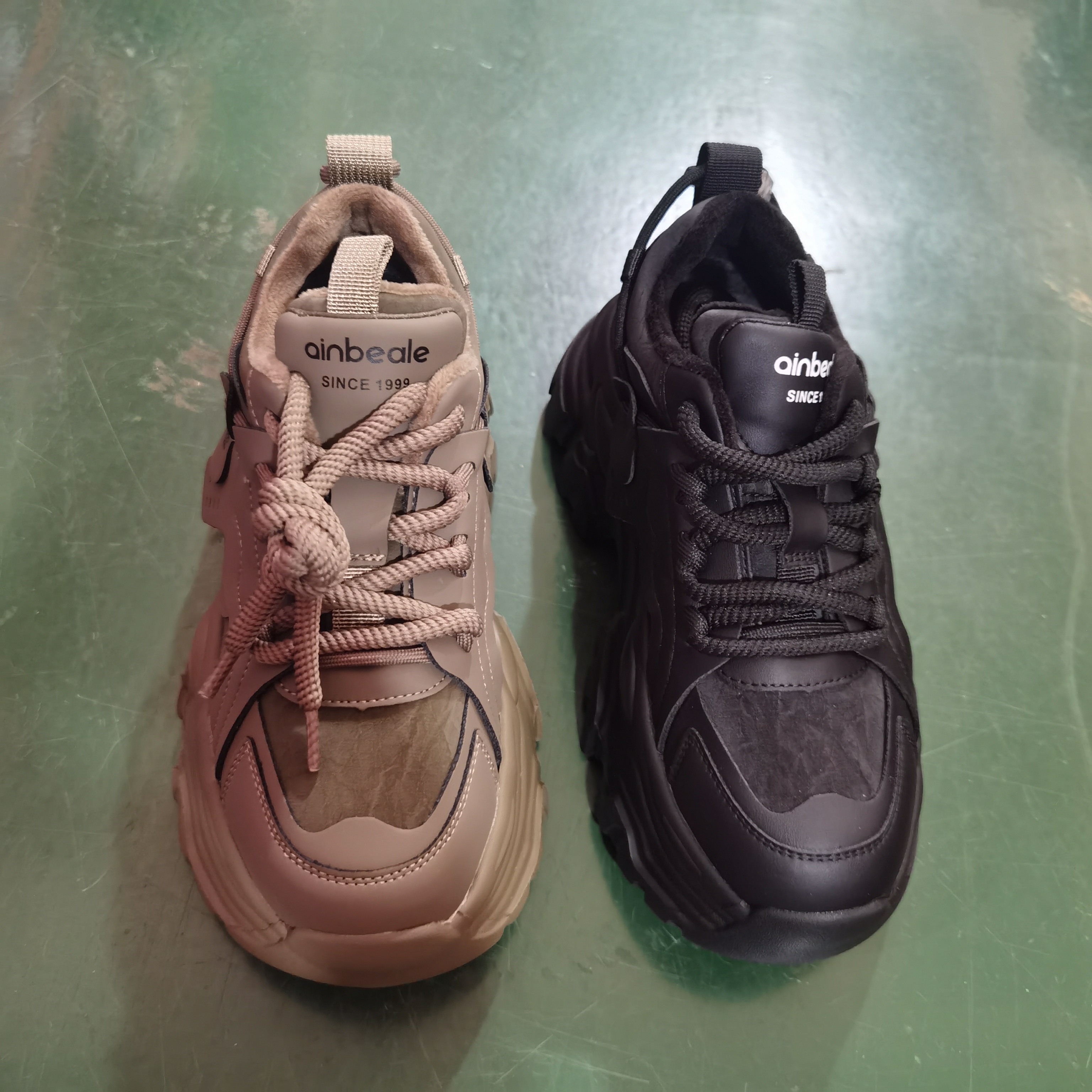 3189106B1224运动鞋B019