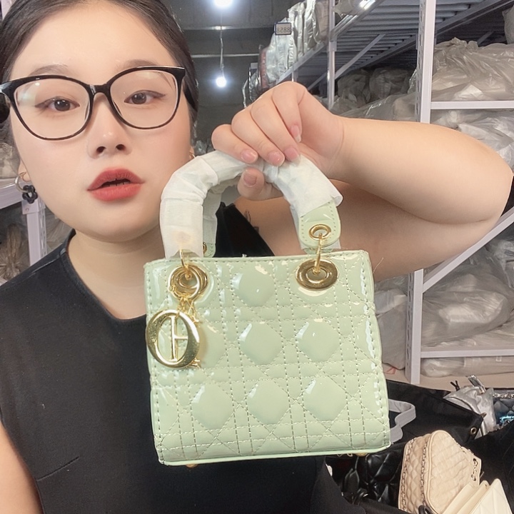 PU黄牛皮（革）PVC时尚潮流时尚小