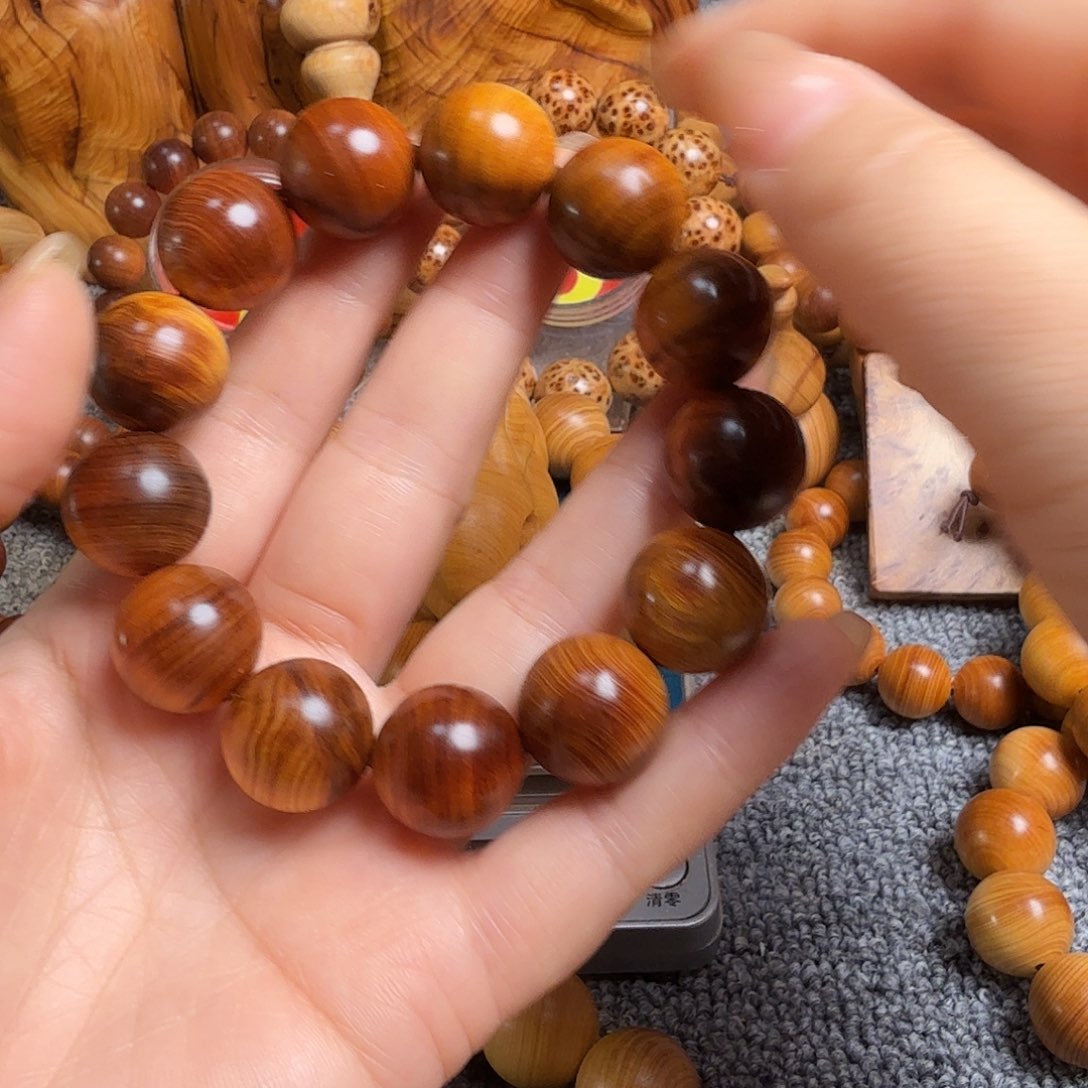 r***y柏木（崖柏）太行崖柏1.8红油骨料瑕疵