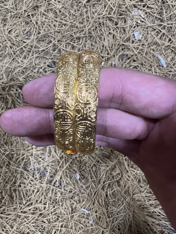 一个家居摆件  273手镯一对精美摆件  精美摆件  现代复古摆件