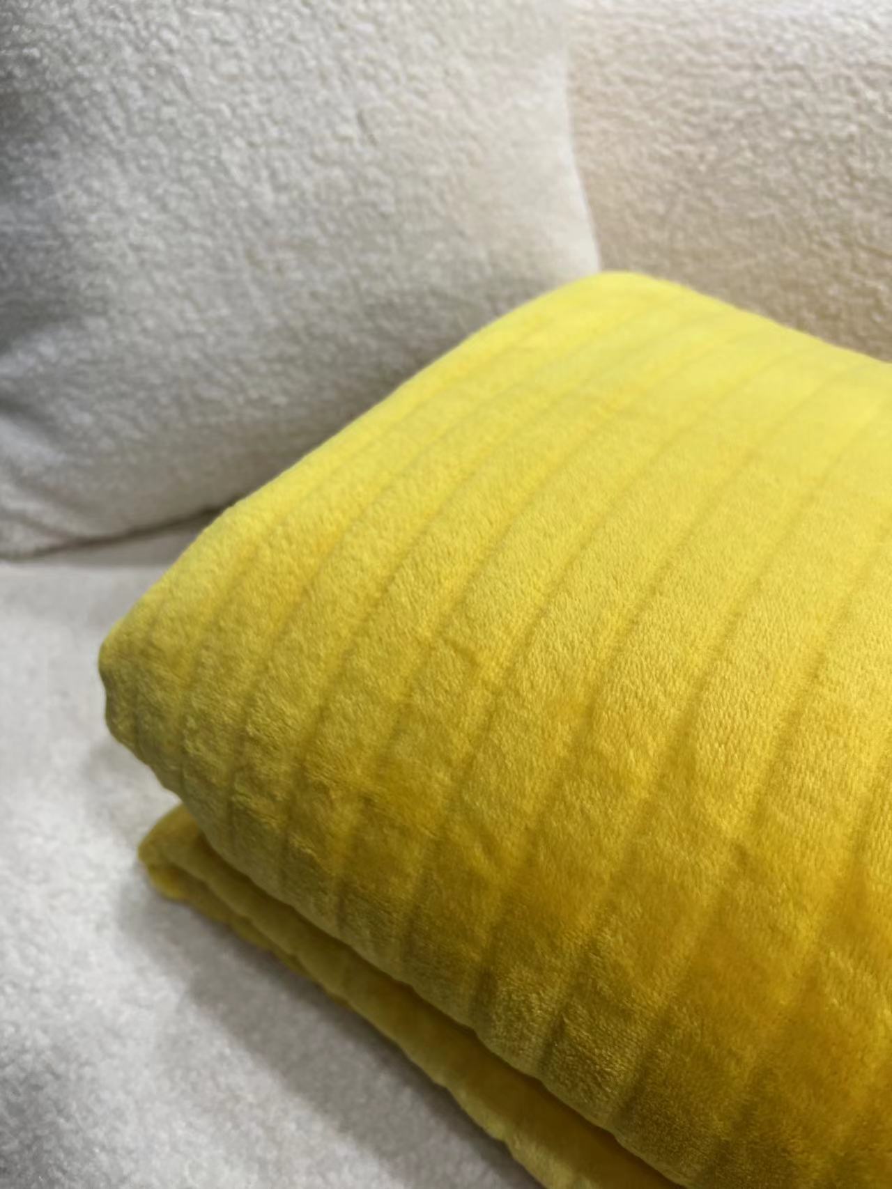 200*230【黄条纹奶绒毯】