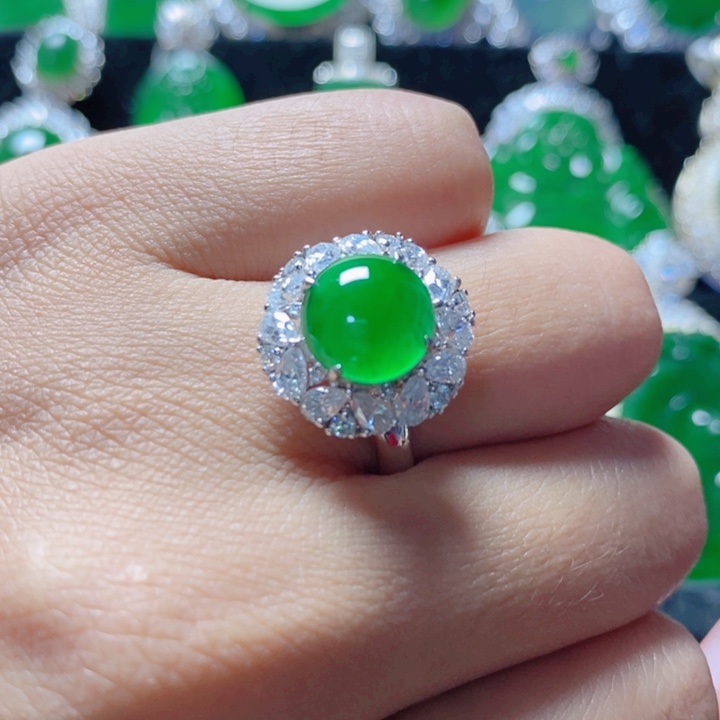 翡翠颈饰18K金镶嵌            