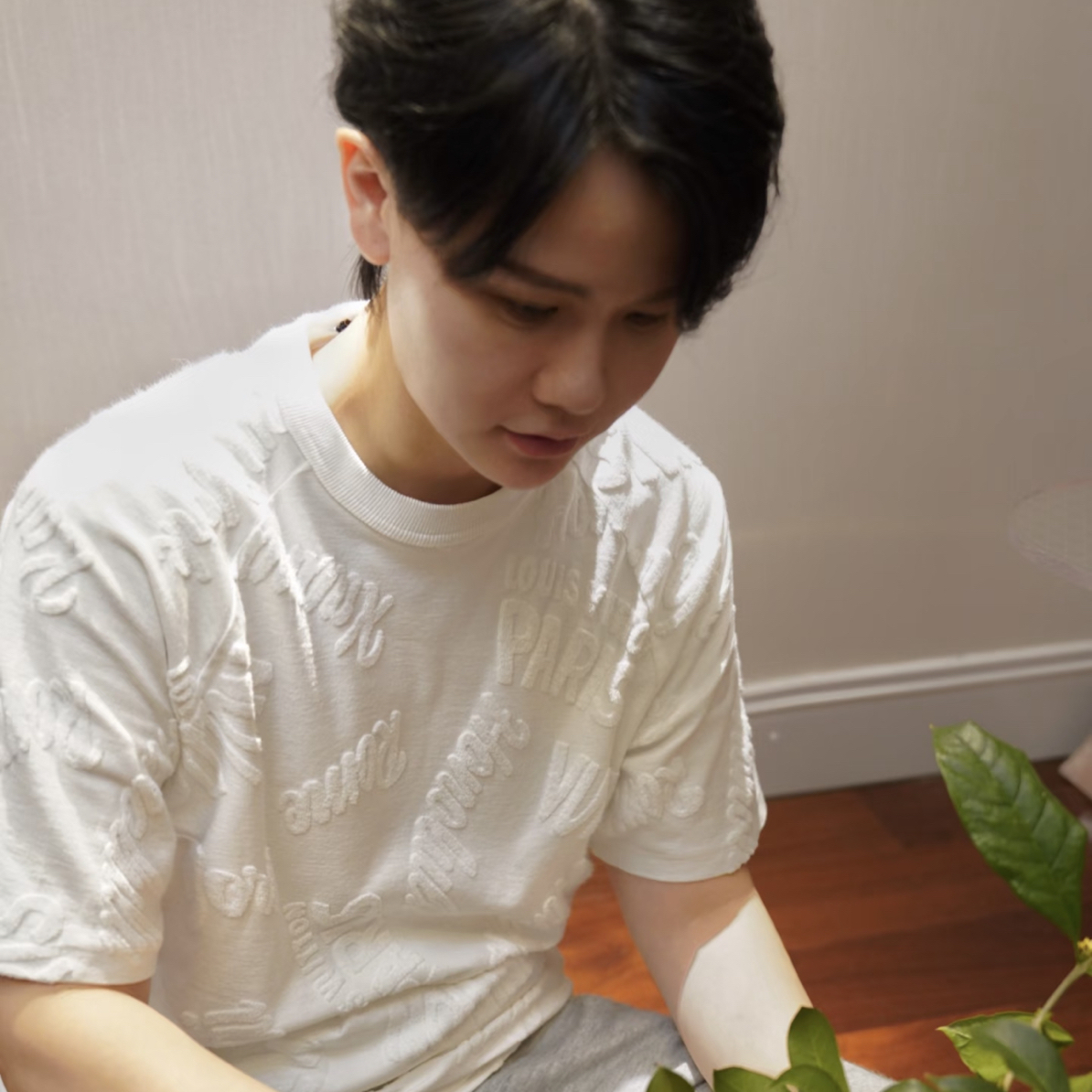 99新 LouisVuitton/路易威登 LV白色立体植绒标语短袖/S码/B06009