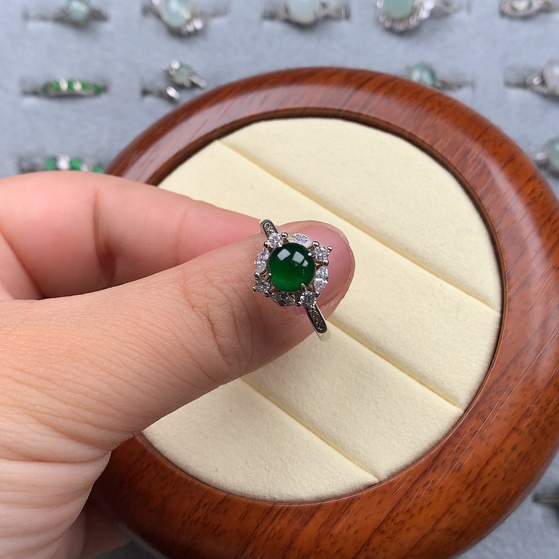 翡翠戒指银S925镶嵌艾****》戒指925