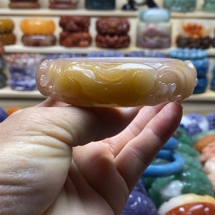 未镶嵌手镯石英质玉