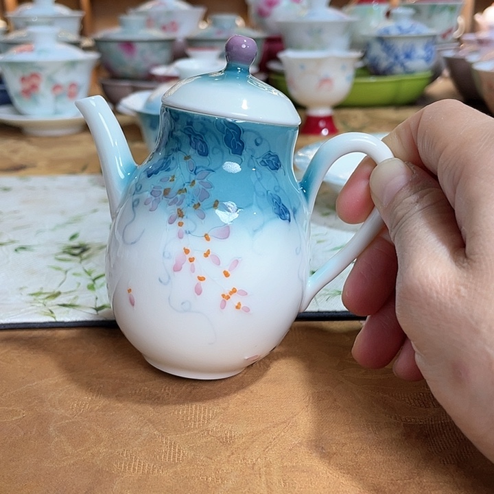 【闪购商品】幽蓝藤雾莲座壶哈哈哈哈