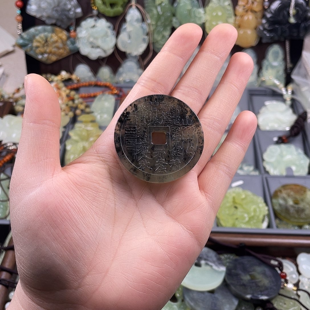 D***6蛇纹石玉未镶嵌颈饰