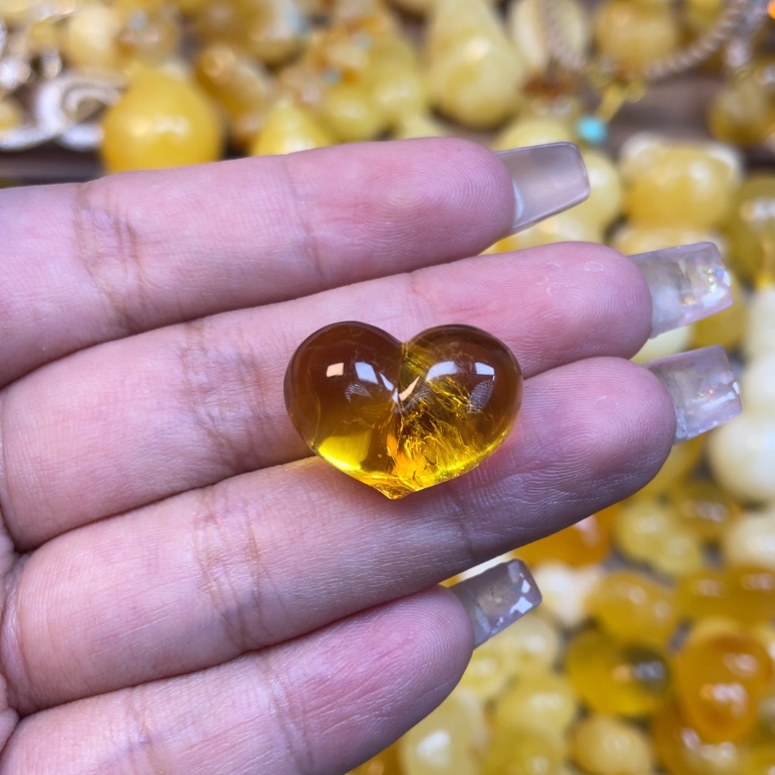 琥珀未镶嵌珠宝奇石