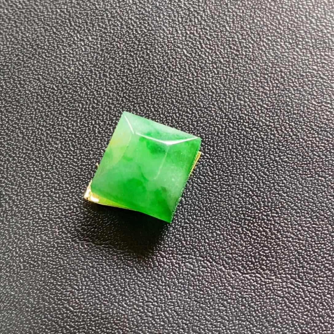 定制翡翠未镶嵌冰阳绿飘色 方糖型 锁骨链