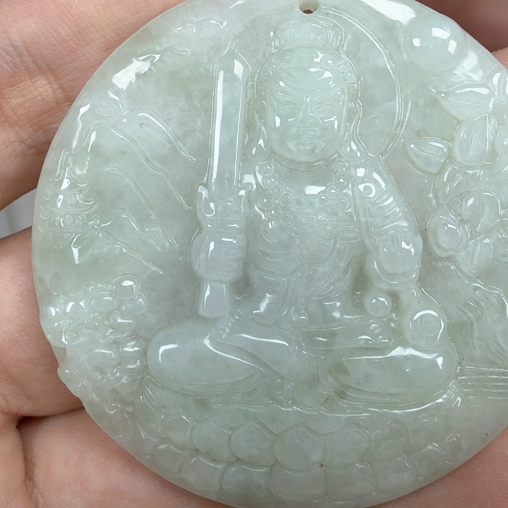 翡翠挂件未镶嵌翡翠