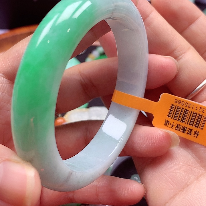 未镶嵌手镯翡翠翡翠