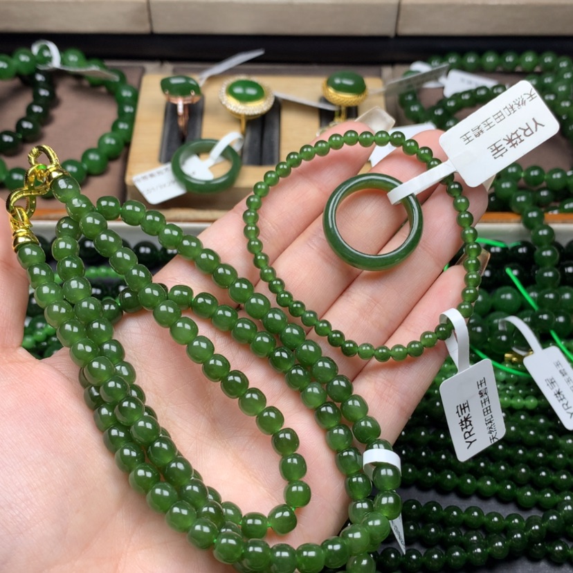 【闪购商品】颈饰未镶嵌和田玉（碧玉）.**！