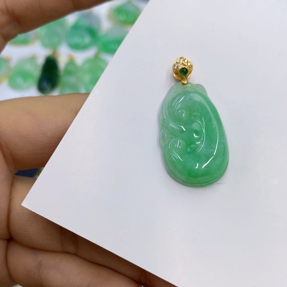 翡翠未镶嵌颈饰翡翠