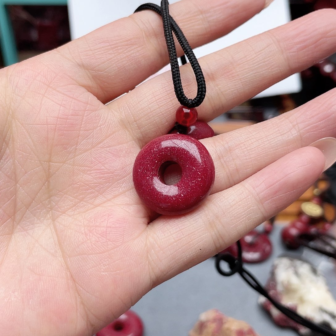 含辰砂工艺品红晶砂小号平安扣