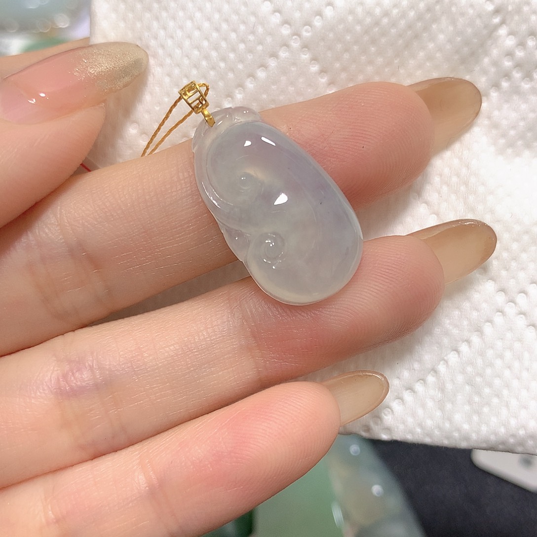 翡翠18K金镶嵌颈饰挂件