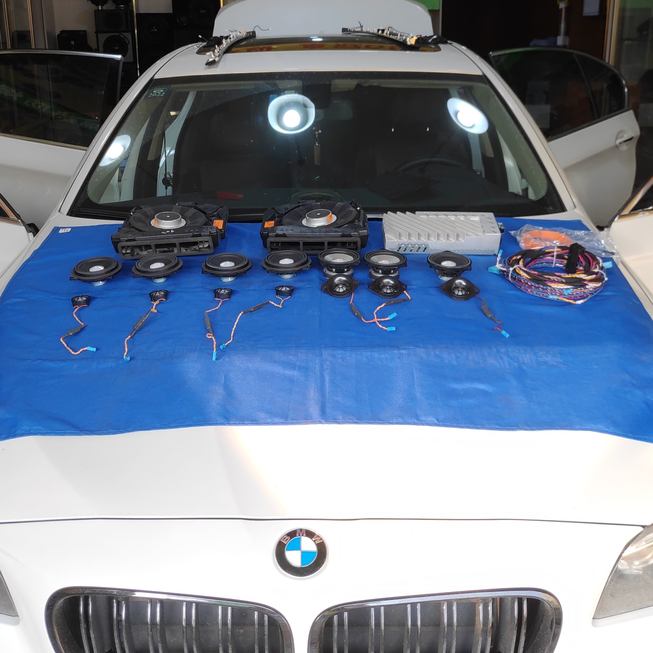 宝马F18哈曼卡顿全套音响16个喇叭+一台L7功放+盖板+线束车载