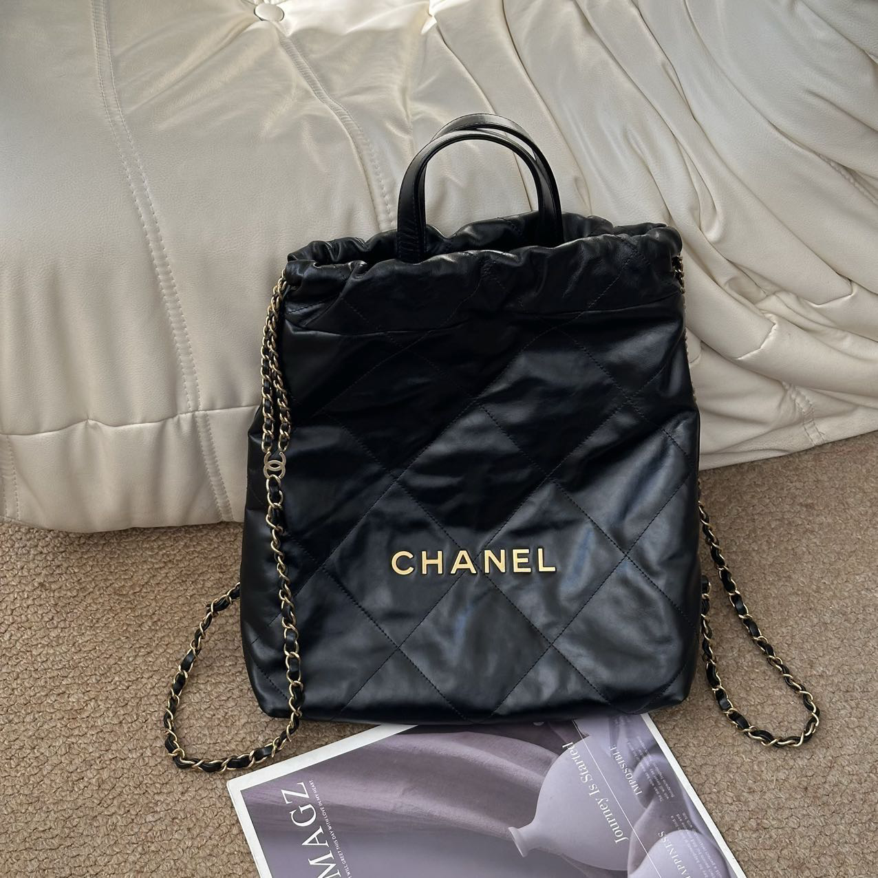 95新 Chanel/香奈儿 Chanel 黑金 牛皮22bag 双肩包/672966129