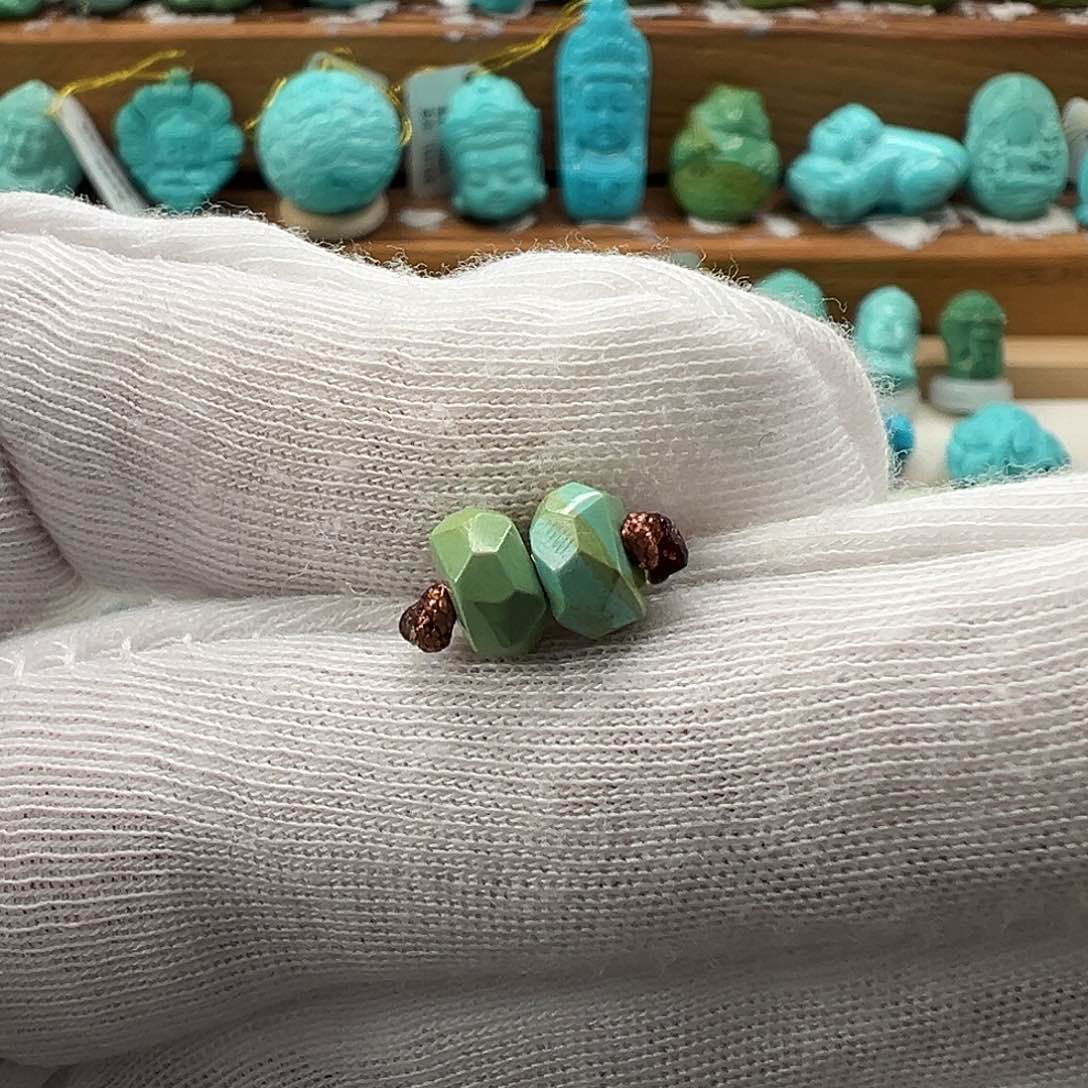 绿松石配饰未镶嵌