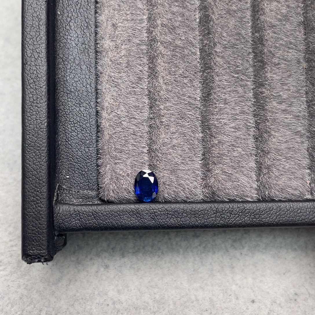 蓝宝石裸石未镶嵌1.12ct皇家蓝斯里兰卡grc