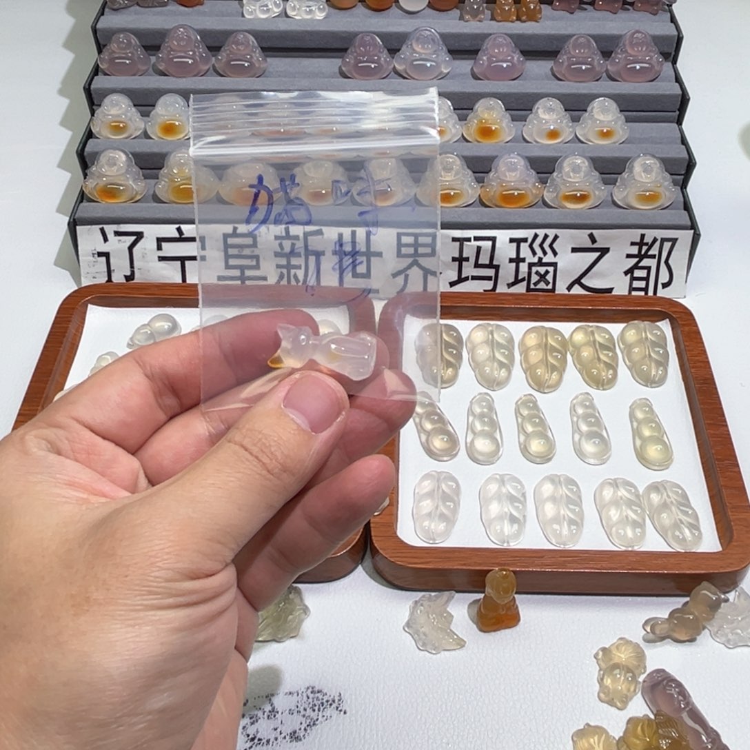 玛瑙/玉髓颈饰未镶嵌猫****?