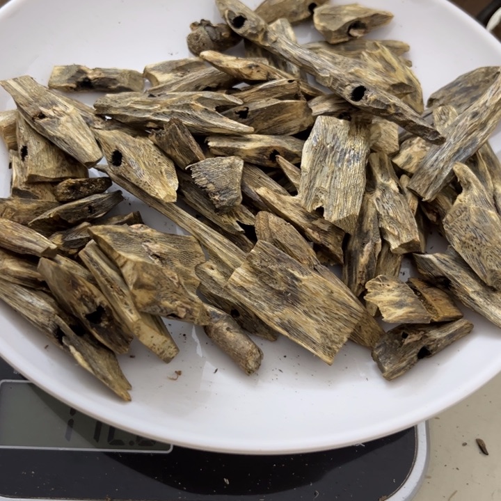 沉香摆件棋楠一代苗113克