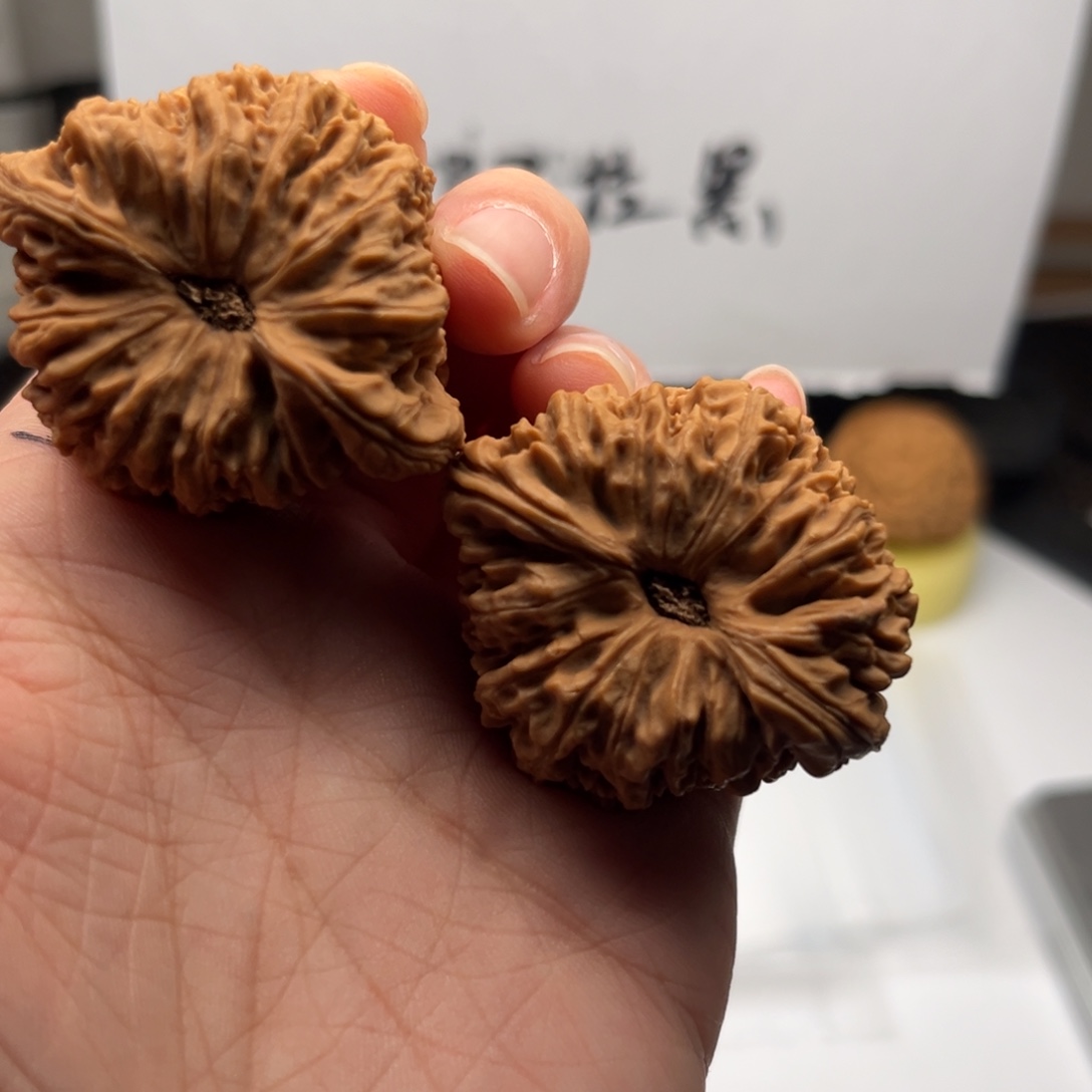 L***G吊坠文玩核桃南疆42