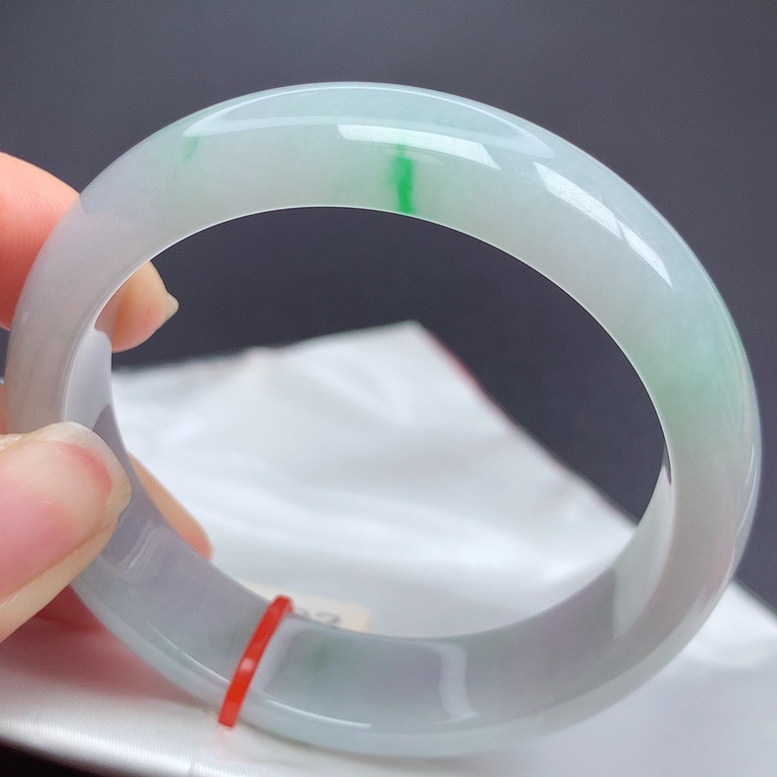 翡翠手镯未镶嵌54圈口