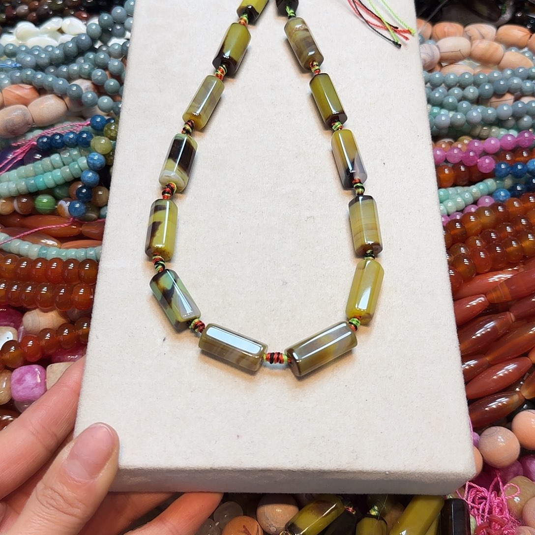 玛瑙/玉髓合金珠宝半成品黄绿六角柱一条