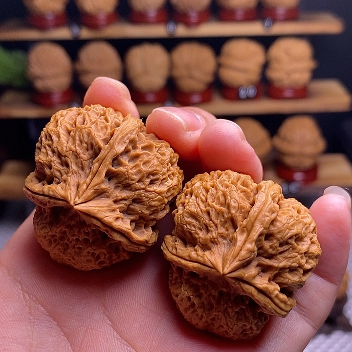 文玩核桃吊坠天狼三棱12